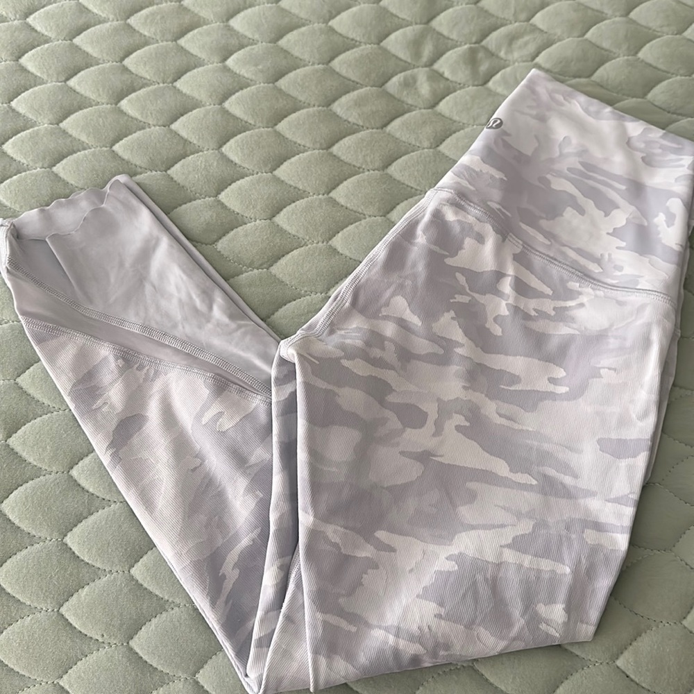 Lululemon Wunder Under Scalloped Hem High-Rise Crop 23" leggings
